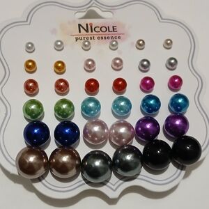 New Nicole 18 Pairs Multicolored Graduated Size Stud Fashion Earrings A42